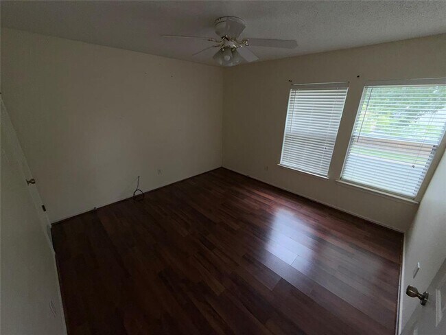 Building Photo - 1704 Matagorda Dr