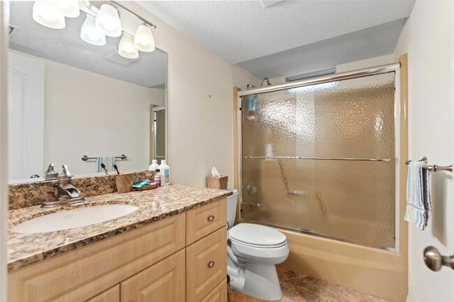 Building Photo - 2615 NE 1st Ct