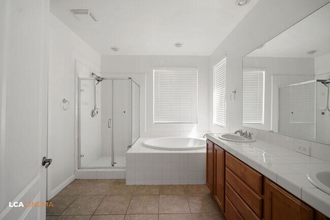 Building Photo - 5107 Via Palermo Dr