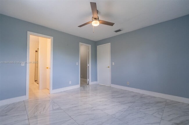 Building Photo - 2401 SW 11th Ave