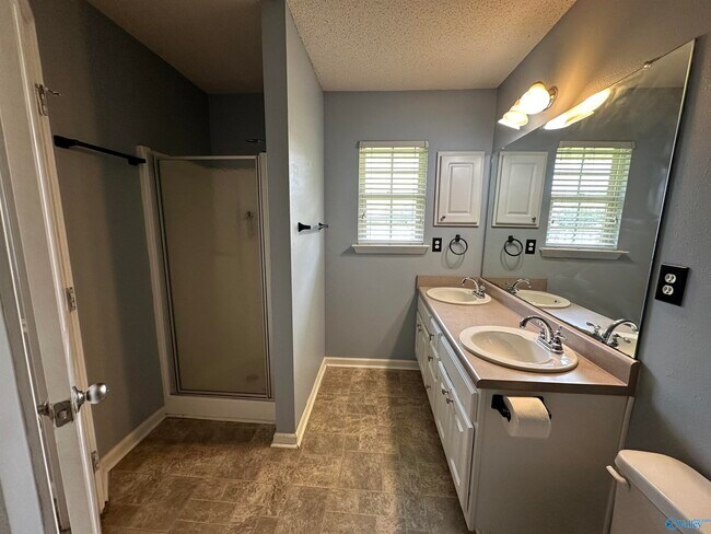 Building Photo - 102 Sandpiper Ct