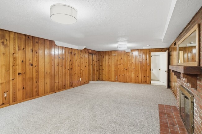 Building Photo - 8131 Veterans Dr SW