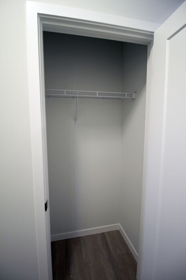 Building Photo - 2206 Rocky Ln