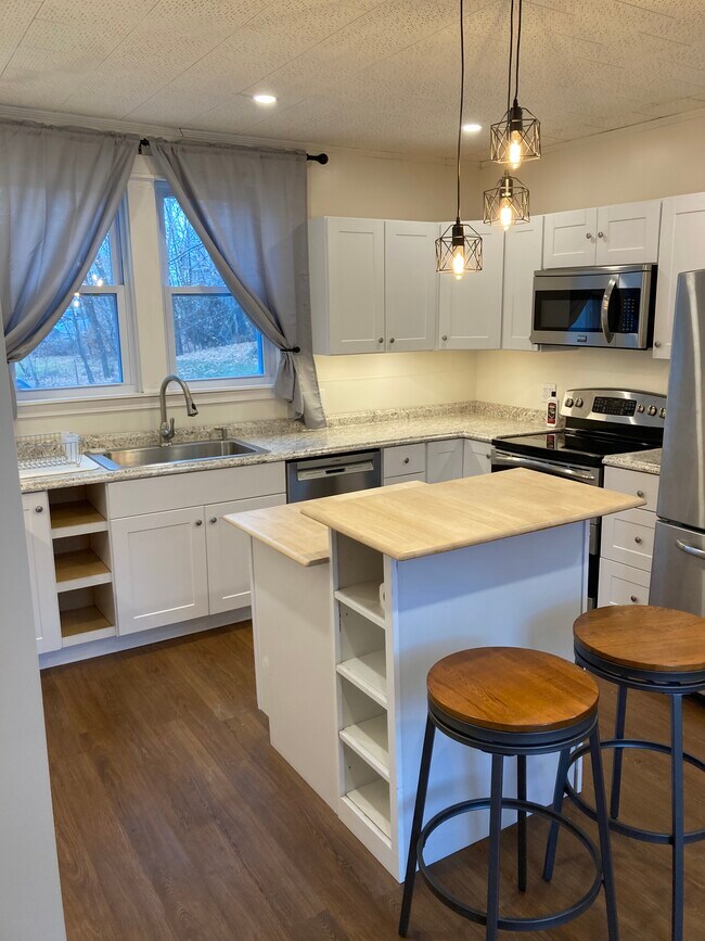 Primary Photo - 50 State St