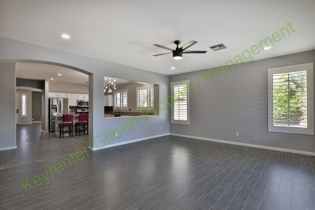 Building Photo - Spacious 4-Bedroom Home with Pool in Gilbe...