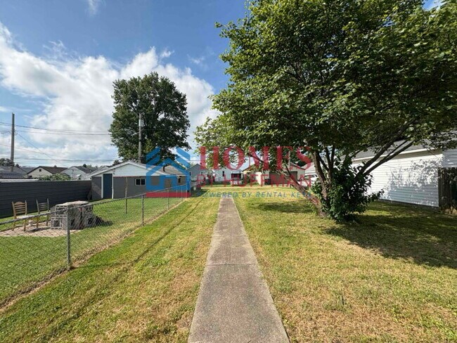 Building Photo - Two Bedroom House | Move In Ready