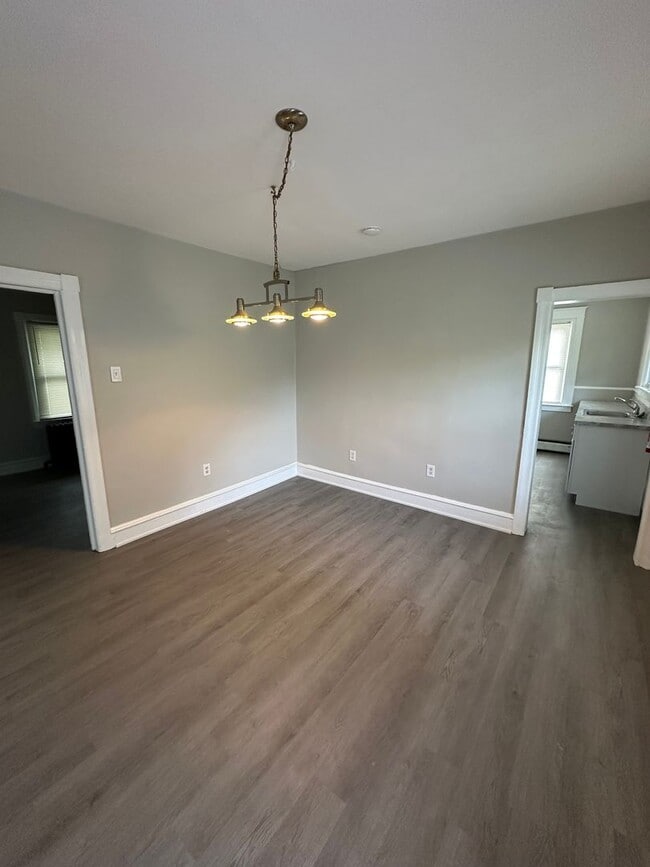 Building Photo - 3 Bed, 2 bath single in Upper Darby