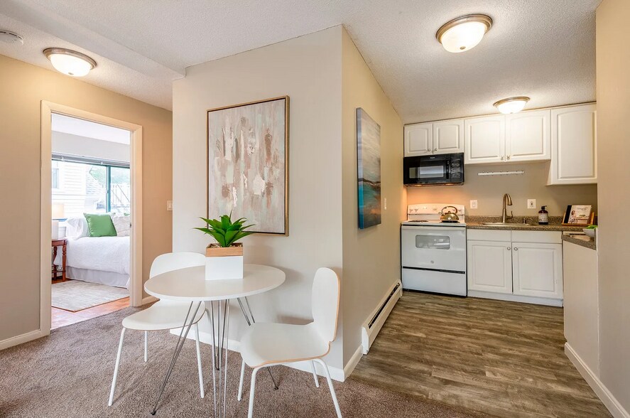 Building Photo - 371 Harvard St