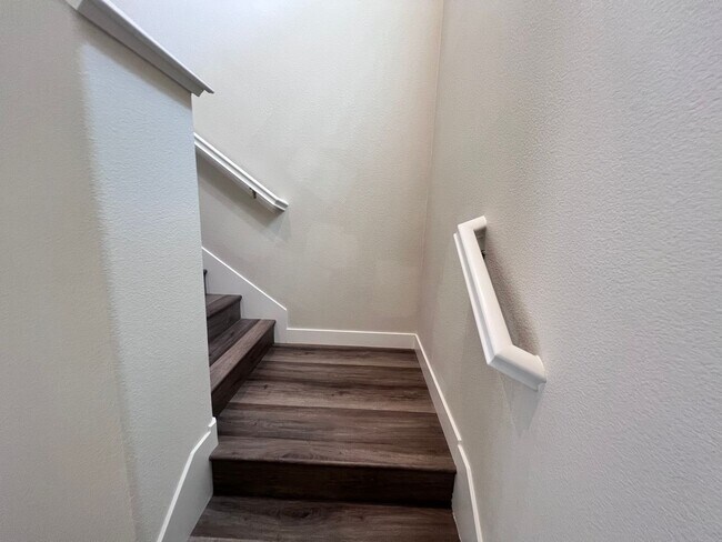 Building Photo - STUNNING 4BD/2.5BA TOWNHOUSE IN WALNUT CREEK!!!