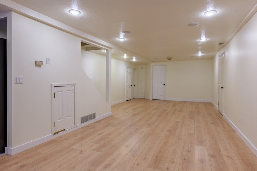 Building Photo - 4502 S 1720 W