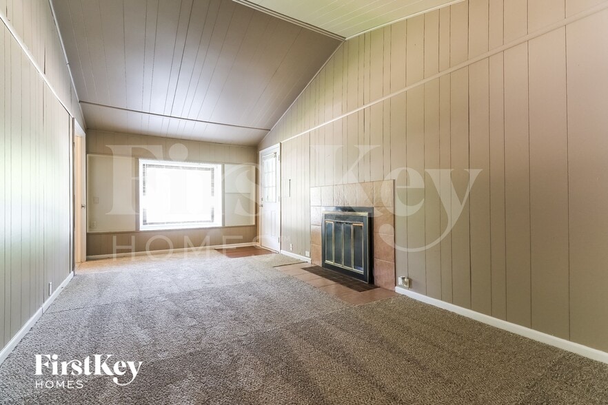 Building Photo - 67 Austin Ave