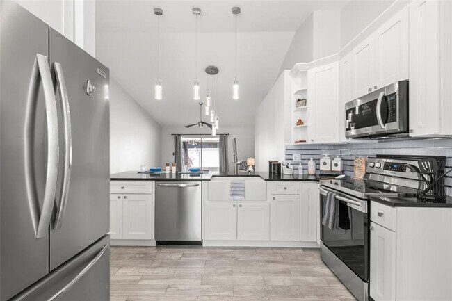 Building Photo - 1463 Brier Ct