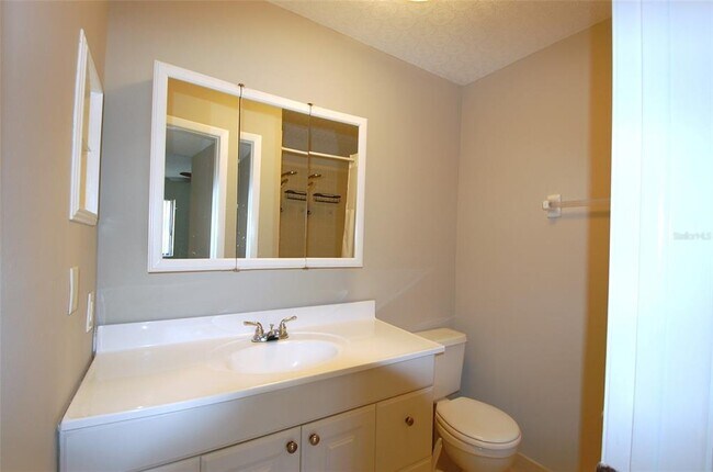 Building Photo - 3300 Fox Chase Cir