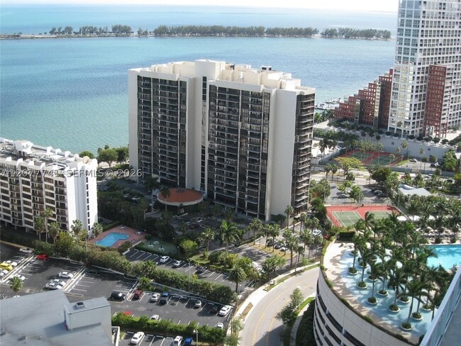 Building Photo - 1450 Brickell Bay Dr