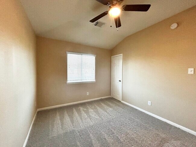 Building Photo - 5903 Llano Creek Dr