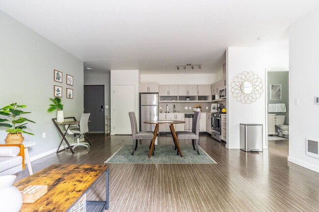 Building Photo - 1717 22nd Ave