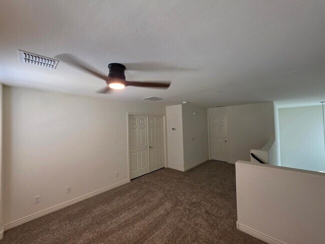 Building Photo - 2756 E Hickory St