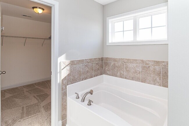 Building Photo - STUNNING & SPACIOUS! GANDER LAKE 4 BR | 3 BA IN PIKEVILLE SCHOOL DISTRICT *LAWN CARE INCLUDED!*