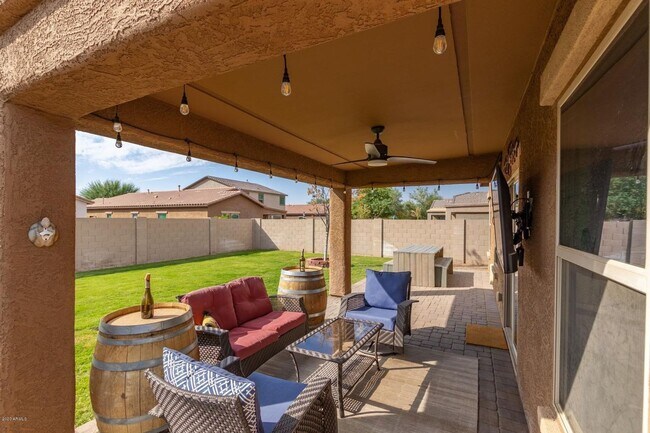 Building Photo - Gorgeous 3bed/2bath single level home in North Peoria!! Best Schools !!