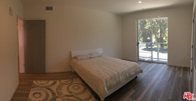 Building Photo - 4600 Coldwater Canyon Ave