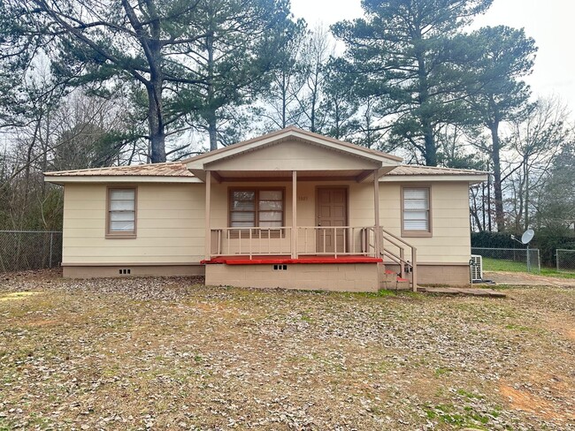 Primary Photo - Home for rent in Adamsville