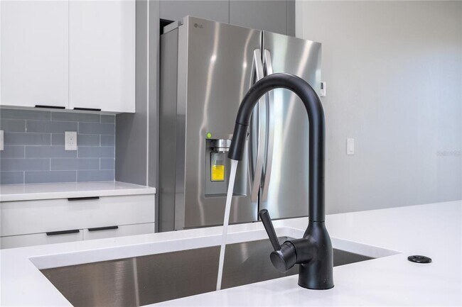 Building Photo - 70 McDill Dr