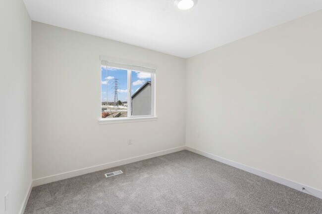 Building Photo - 12927 Trail