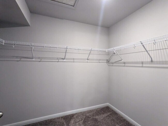 Building Photo - 196 Martha Ln