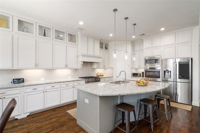 Building Photo - 6313 Cobbie Creek Dr