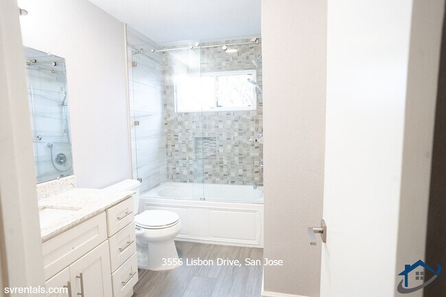 Building Photo - 3556 Lisbon Dr