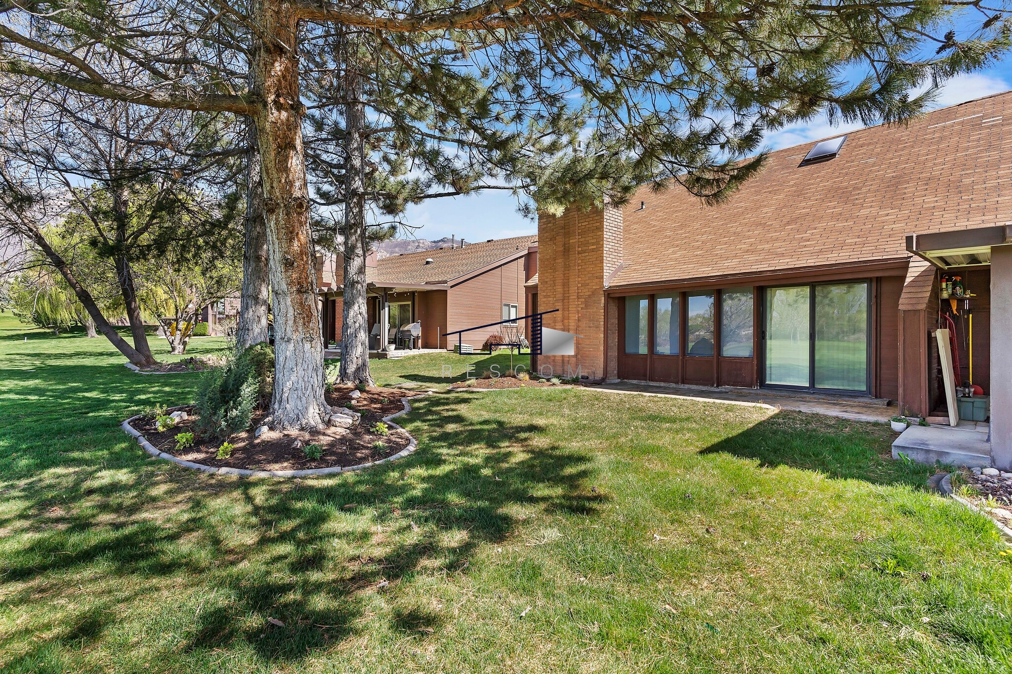 Building Photo - 26 White Barn Dr