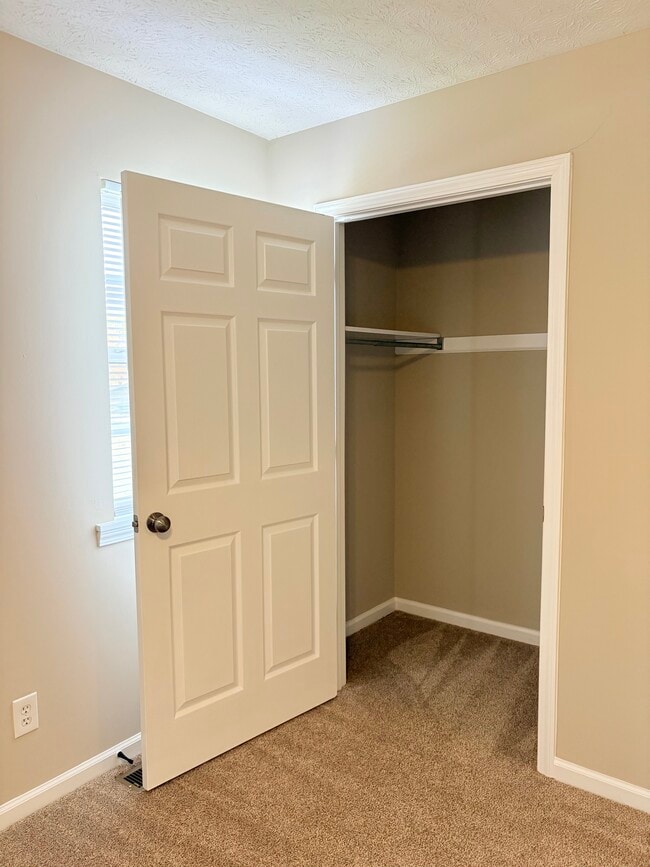 Building Photo - 117 Concord Dr