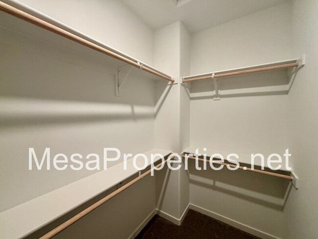 Building Photo - 2601 Cloudview Privado