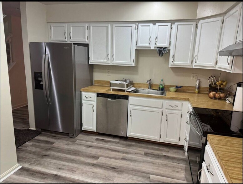 Building Photo - 10946 Rampart Way