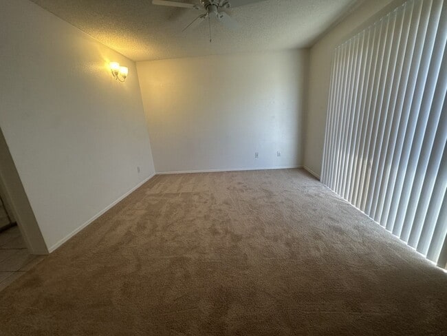 Building Photo - 1349 E Palmdale Dr