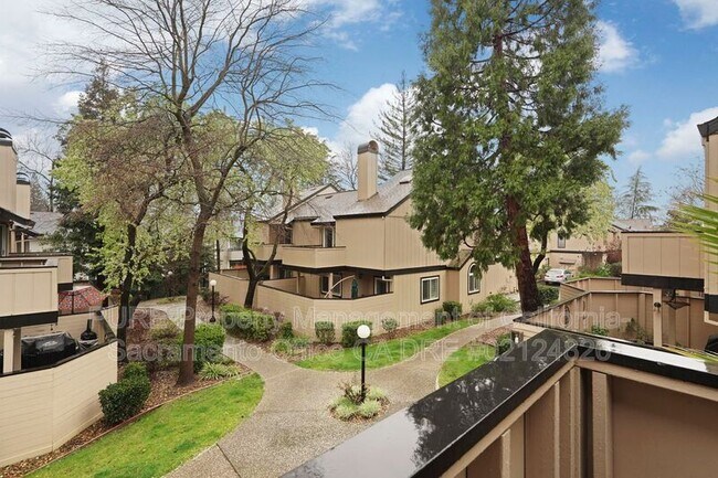 Building Photo - 9200 Madison Green Ln