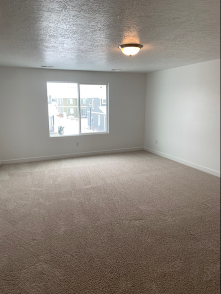 Building Photo - 458 S Pegasus Way
