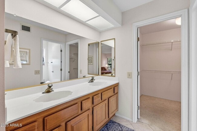 Building Photo - 13511 W Gemstone Dr