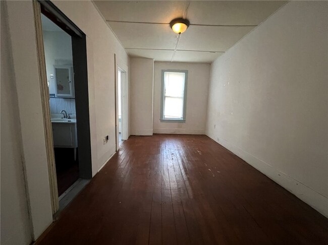 Building Photo - 411 Herrick St