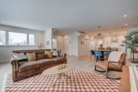 Building Photo - 605 E Bryant St