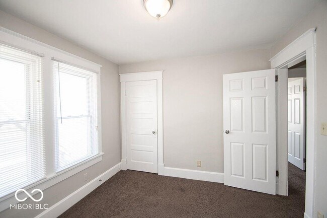 Building Photo - 1541 E Ohio St