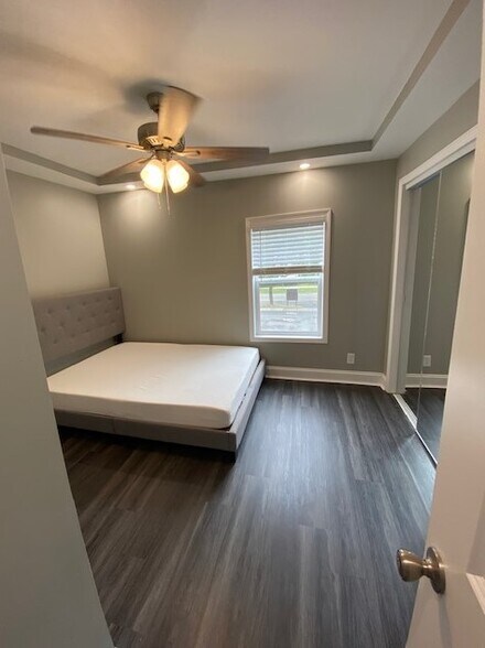 Building Photo - 102 Ashworth Plz