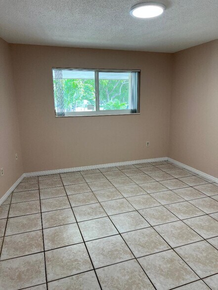 Building Photo - 7490 Miami Lakes Dr