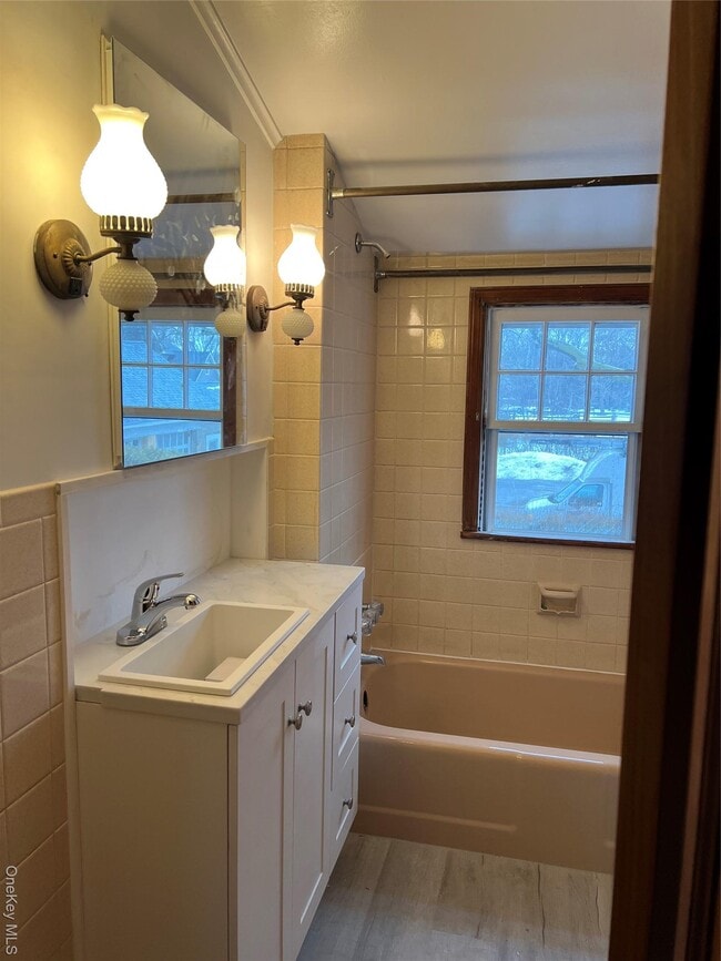 Building Photo - 16 Vail Ave