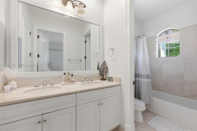 Building Photo - 9564 Exbury Ct