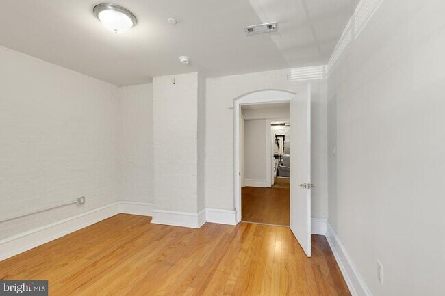 Building Photo - 2136 E Dauphin St