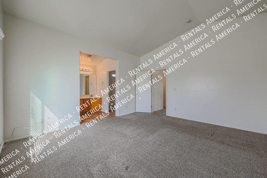 Building Photo - 7312 S 56th Ln