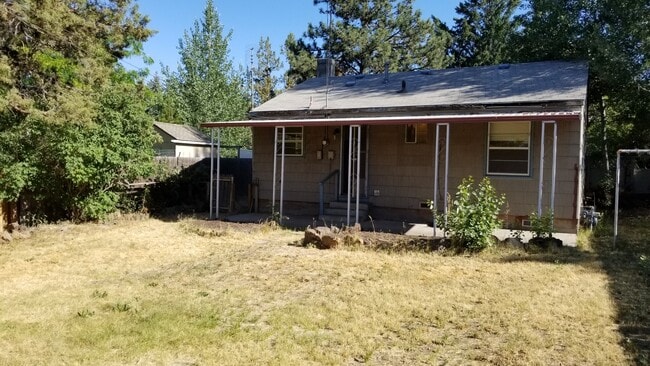 Building Photo - VIDEOTOUR: Don't Blink, This will be gone! PETS WELCOME