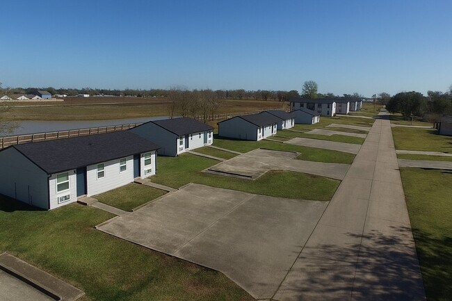 Building Photo - 1221 Kingston Dr