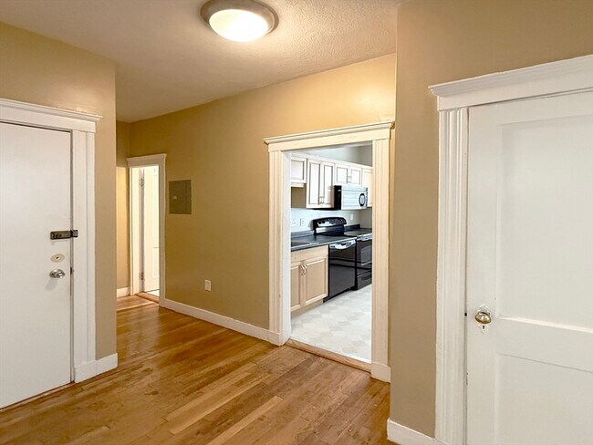 Building Photo - 38 Ransom Rd